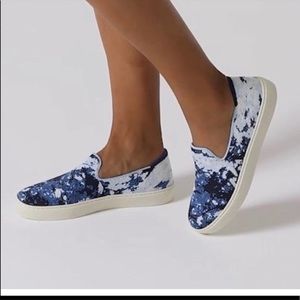 Limited Edition Rothys Shibori NIB Blue